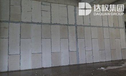 輕質隔墻板線路管道的鋪設方法